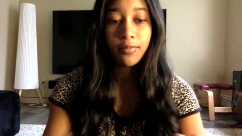 gyalxoxo online show from February 11, 2026, 2:55 pm