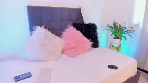 Snapshot of gypsie_velvett chatting on March 5, 2025, 7:17 pm Samy Velvet dayatorres 23 Followme online show from March 5, 2025, 7:17 pm