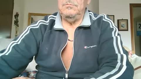 Snapshot of gyrdy chatting on February 15, 2025, 2:00 pm gyrdy online show from February 15, 2025, 2:00 pm