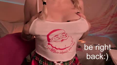 Snapshot of h2h0e chatting on February 23, 2025, 7:07 pm Lana online show from February 23, 2025, 7:07 pm