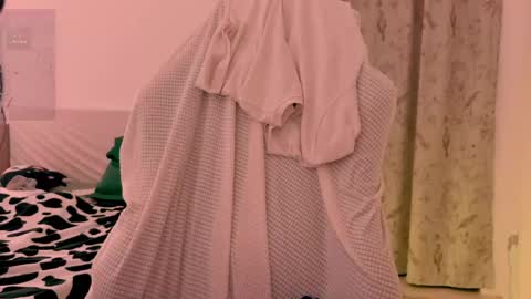 Lana online show from April 15, 2026, 8:31 pm