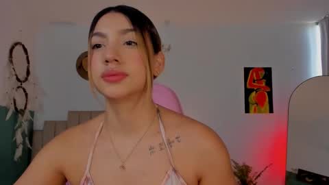 Snapshot of h3y_mia3 chatting on March 23, 2026, 6:12 pm Paulina online show from March 23, 2026, 6:12 pm