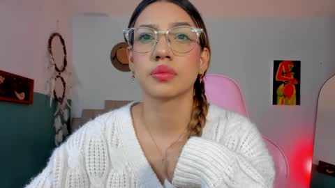 Snapshot of h3y_mia3 chatting on April 17, 2026, 3:42 am Paulina online show from April 17, 2026, 3:42 am