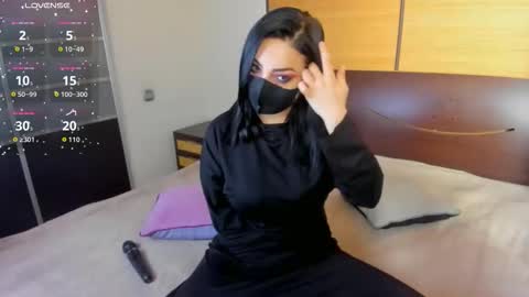 Linda online show from October 8, 2025, 2:53 am