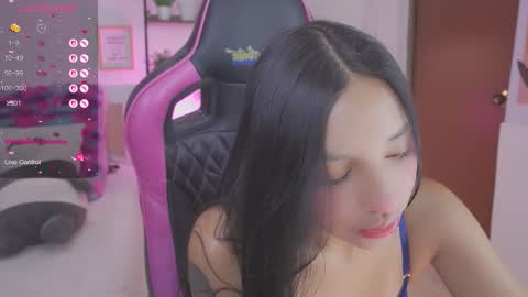 Snapshot of hade_collinss chatting on February 12, 2026, 6:47 pm Hade online show from February 12, 2026, 6:47 pm