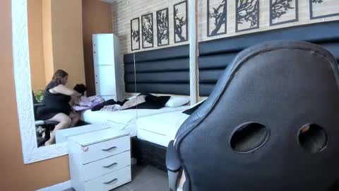 hadelyn_lee online show from March 25, 2026, 3:45 am