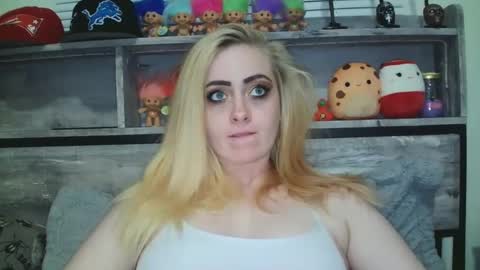 Snapshot of haileyakuma69 chatting on December 11, 2024, 12:23 am Hailey and d online show from December 11, 2024, 12:23 am