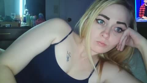 Snapshot of haileyakuma69 chatting on February 16, 2025, 11:16 pm Hailey and d online show from February 16, 2025, 11:16 pm