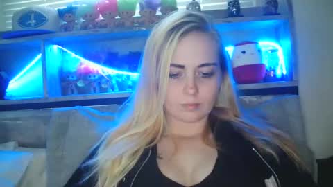 Snapshot of haileyakuma69 chatting on March 2, 2025, 11:09 pm Hailey and d online show from March 2, 2025, 11:09 pm