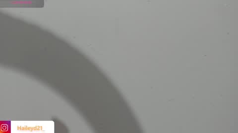 Hailey online show from April 12, 2026, 11:32 pm