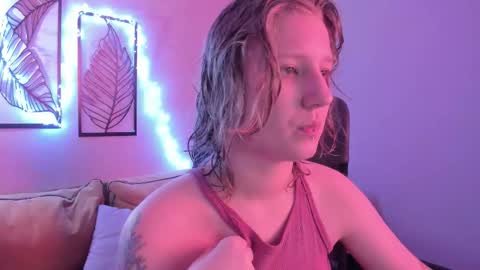 Hailey online show from December 5, 2025, 10:13 am