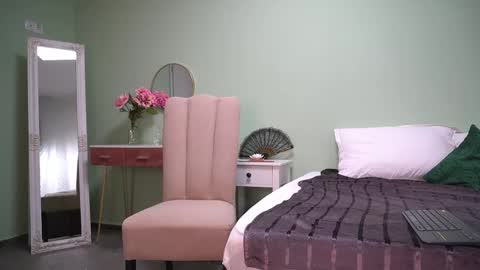 Snapshot of haileymoon85 chatting on September 23, 2025, 3:09 am Hailey online show from September 23, 2025, 3:09 am