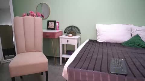 Snapshot of haileymoon85 chatting on September 30, 2025, 3:11 am Hailey online show from September 30, 2025, 3:11 am