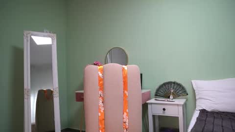 Snapshot of haileymoon85 chatting on October 29, 2025, 4:15 am Hailey online show from October 29, 2025, 4:15 am