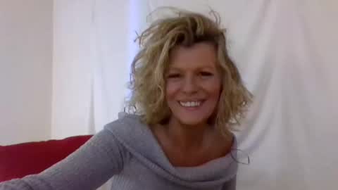 Snapshot of haileys123 chatting on December 12, 2024, 12:27 am Hailey online show from December 12, 2024, 12:27 am