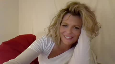 Snapshot of haileys123 chatting on December 26, 2024, 4:21 am Hailey online show from December 26, 2024, 4:21 am