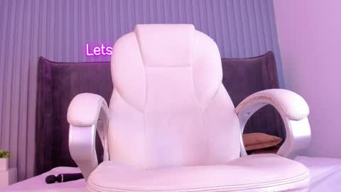 Snapshot of haily_b chatting on February 15, 2025, 11:58 pm Haily online show from February 15, 2025, 11:58 pm