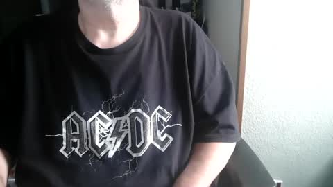 hairyarmpit_lover_1970 online show from April 18, 2026, 8:18 am