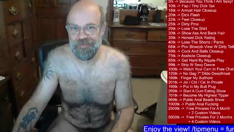 Snapshot of hairydaddybear69 chatting on January 17, 2025, 2:18 pm HairyDaddyBear69 online show from January 17, 2025, 2:18 pm