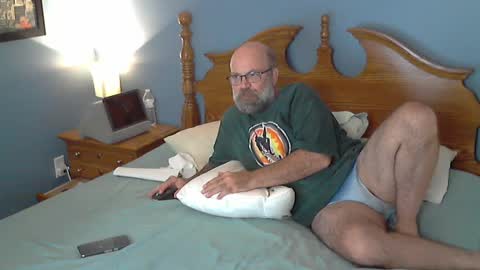 Snapshot of hairydaddybear69 chatting on September 20, 2025, 12:44 am HairyDaddyBear69 online show from September 20, 2025, 12:44 am