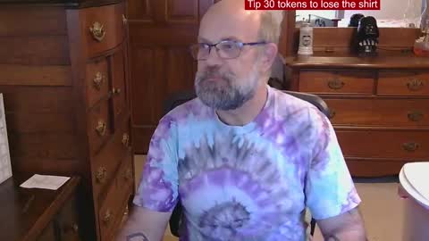 Snapshot of hairydaddybear69 chatting on October 22, 2025, 5:02 pm HairyDaddyBear69 online show from October 22, 2025, 5:02 pm