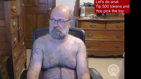 Snapshot of hairydaddybear69 chatting on October 26, 2025, 1:55 am HairyDaddyBear69 online show from October 26, 2025, 1:55 am
