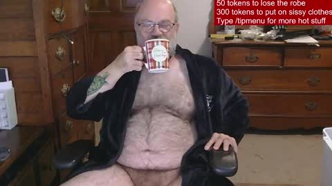 HairyDaddyBear69 online show from April 28, 2026, 11:48 am