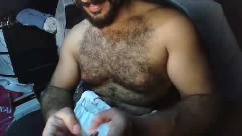 Snapshot of hairymann96 chatting on November 6, 2025, 7:04 pm hairymann96 online show from November 6, 2025, 7:04 pm