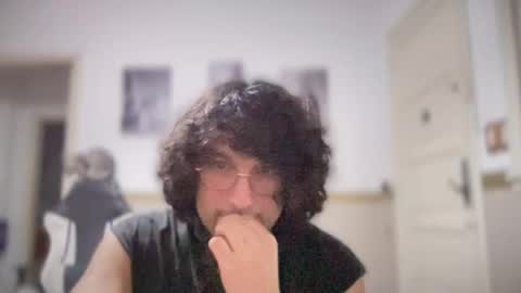 Snapshot of halfblood18 chatting on October 26, 2025, 12:49 am halfblood18 online show from October 26, 2025, 12:49 am