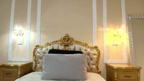 Hallie Stone online show from March 31, 2026, 12:05 pm