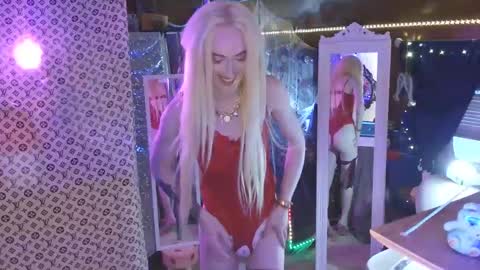 Snapshot of halovalentine chatting on February 11, 2025, 10:50 pm halovalentine online show from February 11, 2025, 10:50 pm