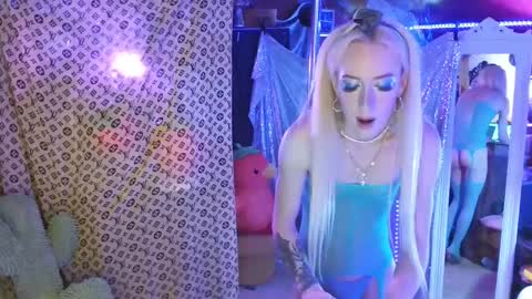 Snapshot of halovalentine chatting on March 9, 2025, 1:35 am halovalentine online show from March 9, 2025, 1:35 am