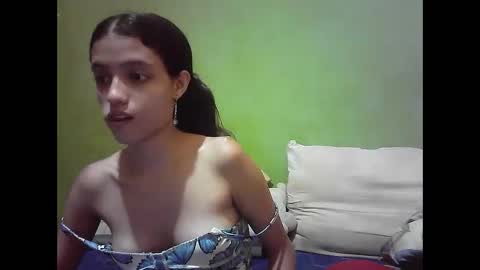 Snapshot of hambercrrist chatting on January 7, 2025, 12:13 am hambercrist online show from January 7, 2025, 12:13 am