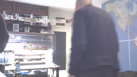 Prefer men 80 online show from February 15, 2025, 9:59 pm