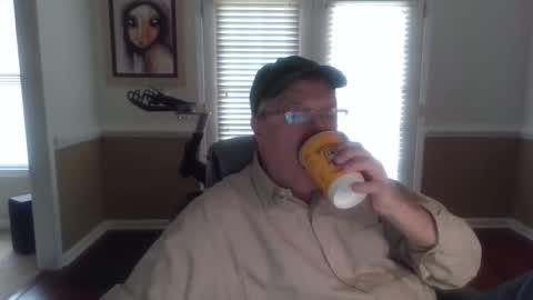 Snapshot of han63 chatting on November 2, 2025, 1:02 pm Han online show from November 2, 2025, 1:02 pm