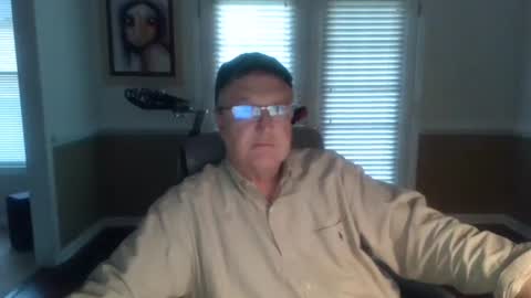 Snapshot of han63 chatting on November 12, 2025, 12:27 pm Han online show from November 12, 2025, 12:27 pm