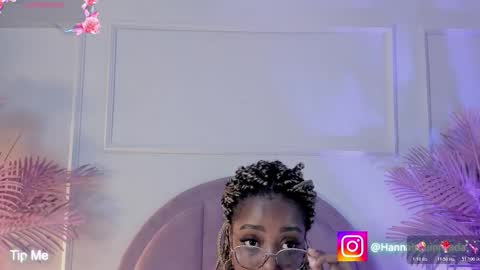 Snapshot of hanaahquinn chatting on March 18, 2026, 11:35 am hanaahquinn online show from March 18, 2026, 11:35 am