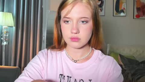 Snapshot of hanahwoods chatting on February 23, 2025, 1:35 am hanahwoods online show from February 23, 2025, 1:35 am