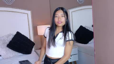 Snapshot of hanaluna chatting on April 9, 2026, 2:11 pm Hanna online show from April 9, 2026, 2:11 pm