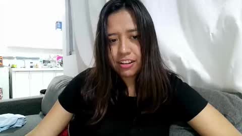 Snapshot of hanaminyaaa chatting on November 15, 2025, 7:05 am saki online show from November 15, 2025, 7:05 am