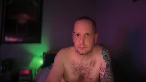 hand_banana_420 online show from April 26, 2026, 9:34 pm