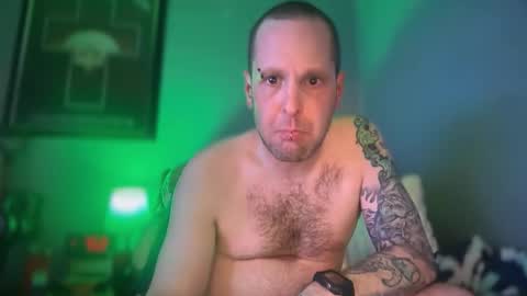 hand_banana_420 online show from May 2, 2026, 1:54 am