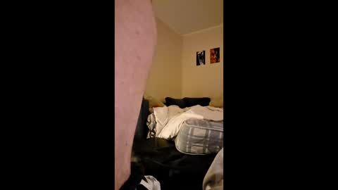 handsome37_ online show from April 18, 2026, 11:05 pm