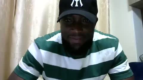 handsome king online show from February 13, 2025, 7:52 pm