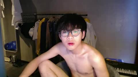 handsome_mannn online show from May 17, 2026, 7:10 pm