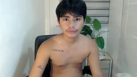 Snapshot of handsome_vanana chatting on February 13, 2025, 10:12 am handsome_vanana online show from February 13, 2025, 10:12 am