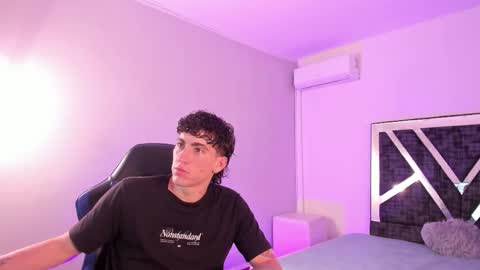 leonardfarrucknick and otis online show from February 10, 2026, 2:59 am