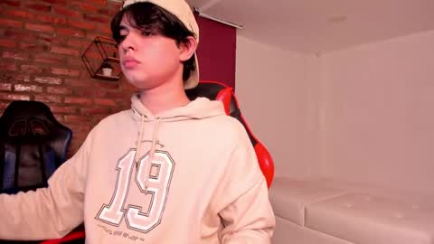 leonardfarrucknick and otis online show from April 7, 2026, 12:05 pm