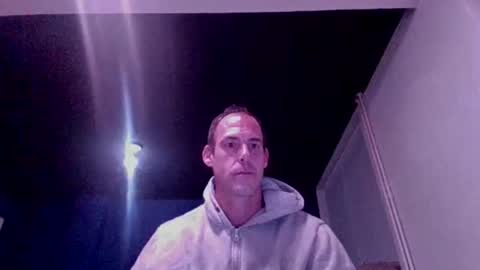 Snapshot of handsomeguy4ever chatting on October 18, 2025, 2:25 am handsomeguy4ever online show from October 18, 2025, 2:25 am