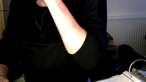 Snapshot of handz2 chatting on January 11, 2025, 3:52 pm handz2 online show from January 11, 2025, 3:52 pm